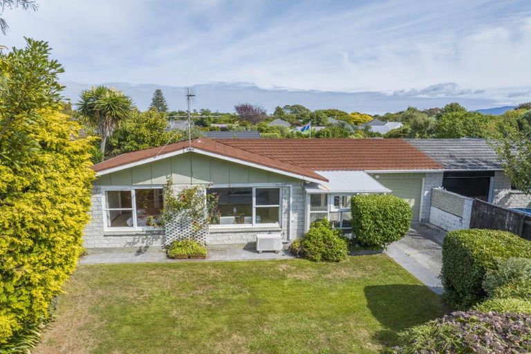 Photo of property in 4 Matipo Street, Waikanae, 5036