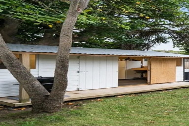 Photo of property in 2/10 Princes Street, Northcote Point, Auckland, 0627