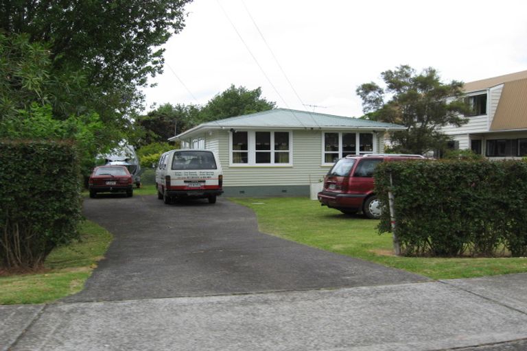 Photo of property in 25 Muir Avenue, Mangere Bridge, Auckland, 2022