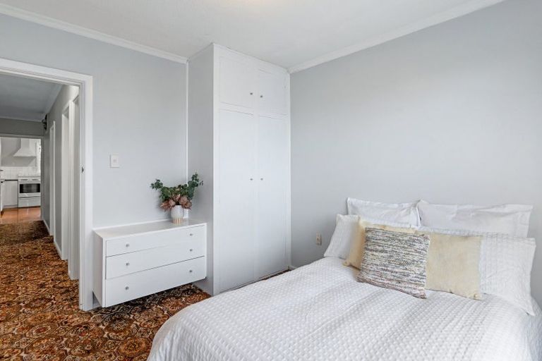 Photo of property in 24 Greendale Avenue, Avonhead, Christchurch, 8042
