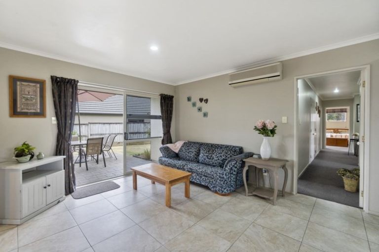 Photo of property in 12 Flora Way, Rototuna, Hamilton, 3210