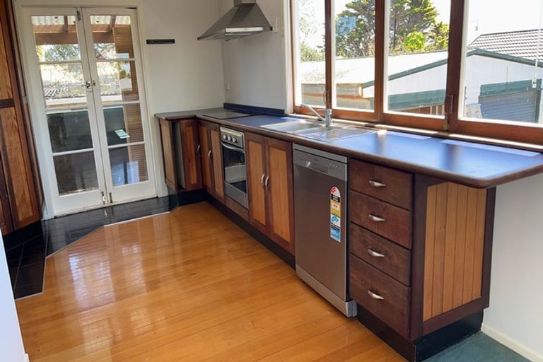 Photo of property in 30 Gilliam Street, New Lynn, Auckland, 0600