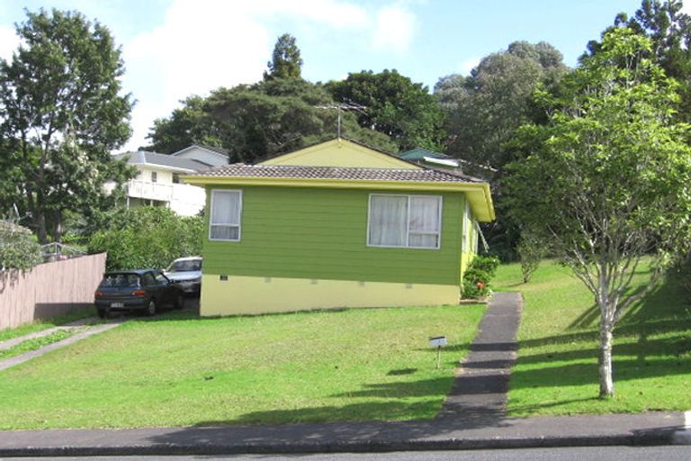 Photo of property in 13 Kemp Road, Massey, Auckland, 0614