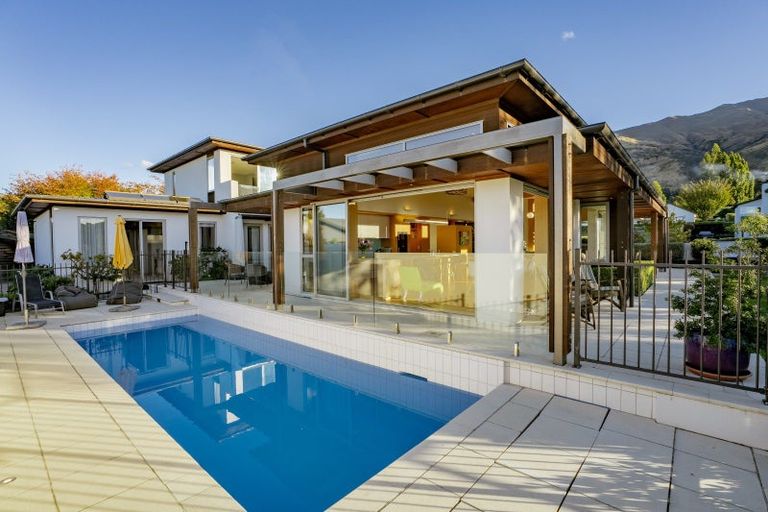 Photo of property in 31 Old Station Avenue, Wanaka, 9305