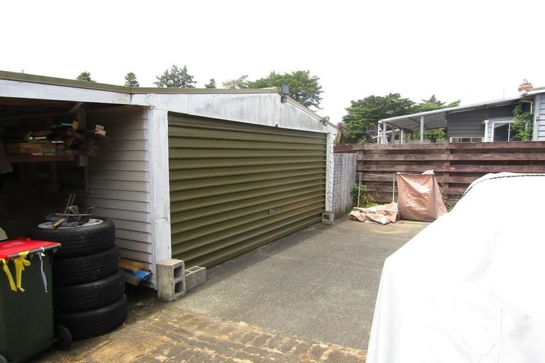 Photo of property in 98 Gray Avenue, Mangere East, Auckland, 2024