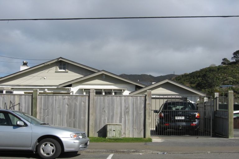 Photo of property in 3/27 Parkvale Road, Karori, Wellington, 6012