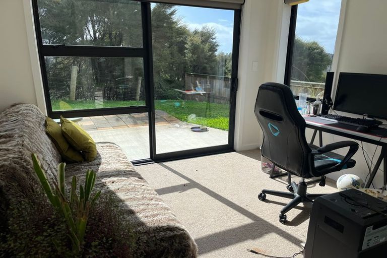 Photo of property in 5 Libertia Lane, Orewa, 0931