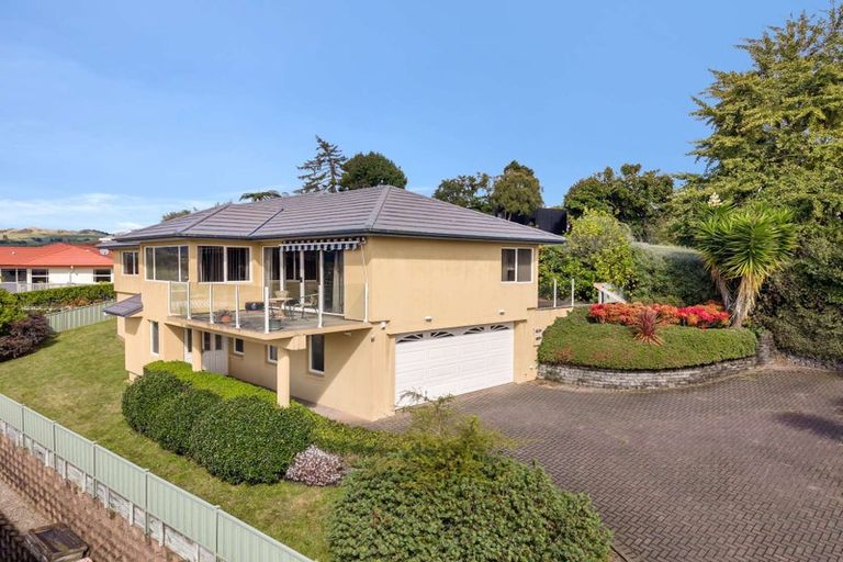 Photo of property in 22 Cobbe Place, Pomare, Rotorua, 3015