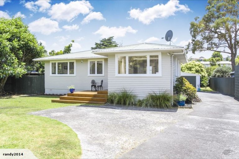 Photo of property in 12 Lucinda Place, Glen Eden, Auckland, 0602
