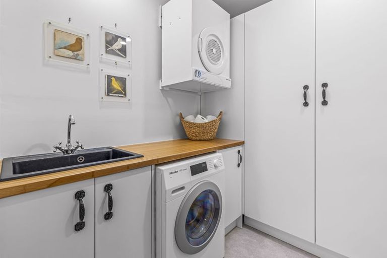 Photo of property in 48 Settlers Grove, Orewa, 0931