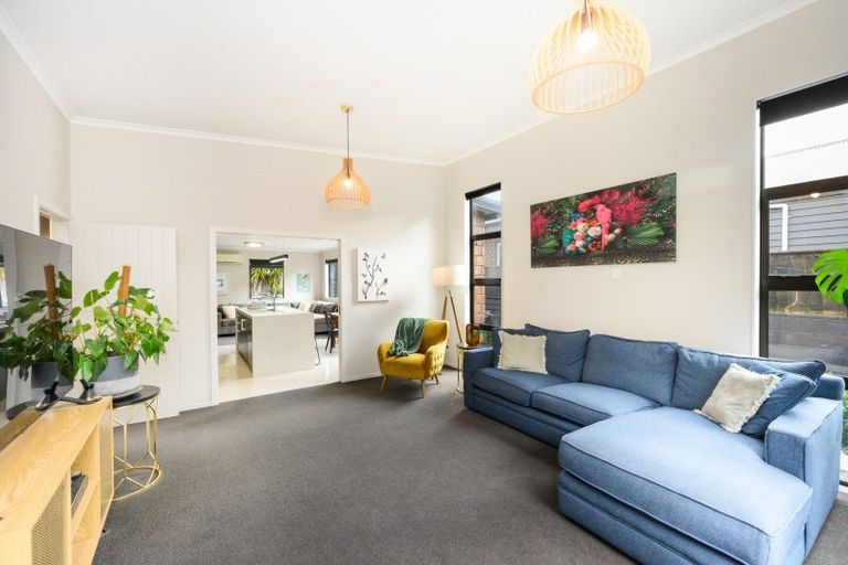 Photo of property in 18 Galea Grove, Kelvin Grove, Palmerston North, 4414