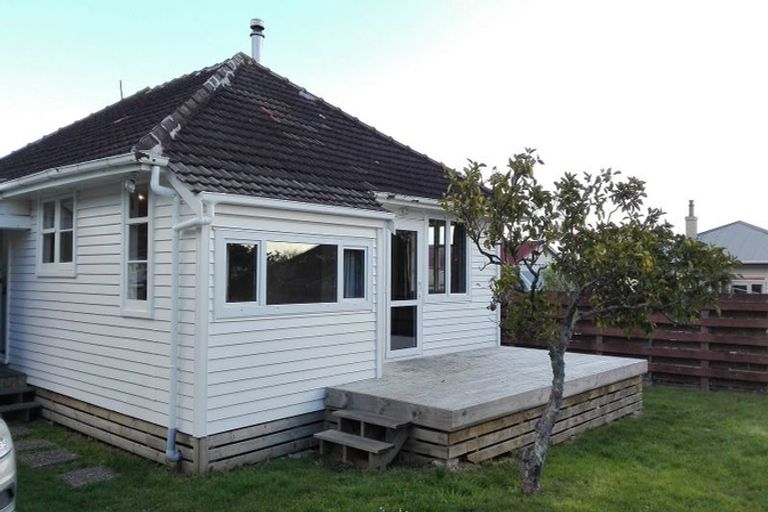 Photo of property in 12 Carlyle Street, Te Aroha, 3320