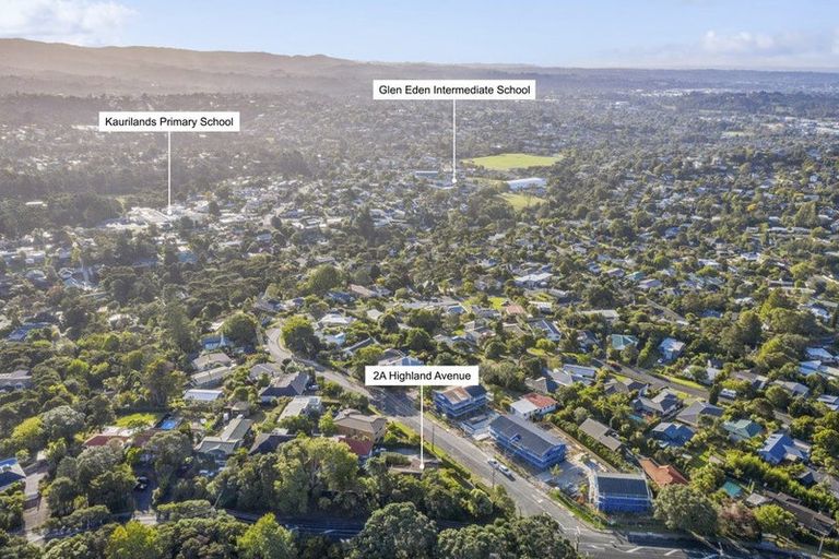 Photo of property in 2a Highland Avenue, Titirangi, Auckland, 0604