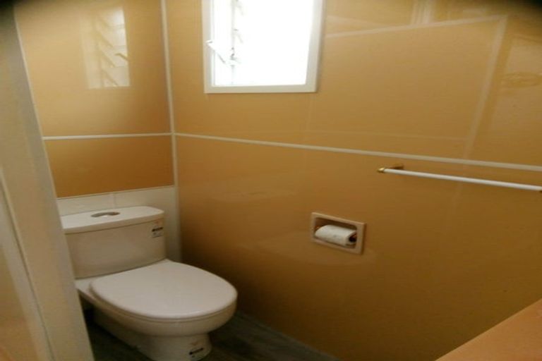 Photo of property in 31 Matama Road, Glen Eden, Auckland, 0602