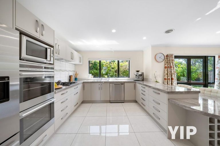 Photo of property in 6 Derry Hill, Churton Park, Wellington, 6037