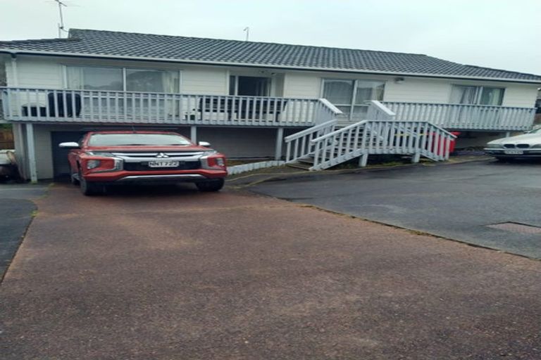 Photo of property in 10 Sabana Place, Unsworth Heights, Auckland, 0632