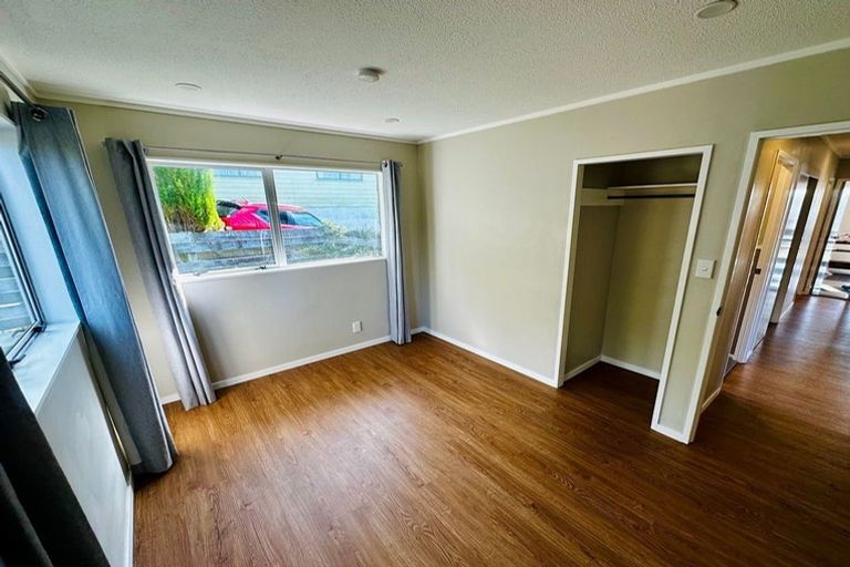 Photo of property in 92 Thurleigh Grove, Karori, Wellington, 6012