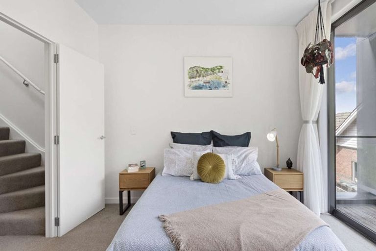 Photo of property in 1/18 Oriental Terrace, Oriental Bay, Wellington, 6011