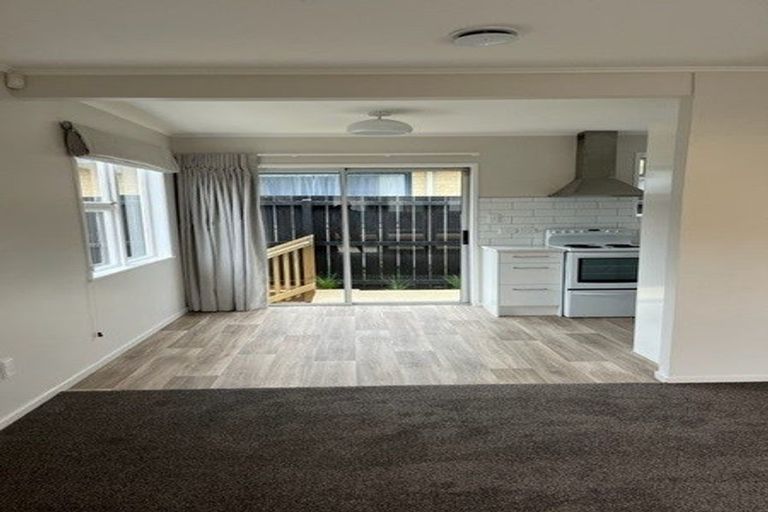 Photo of property in 2a Lansdown Place, Papakura, 2110