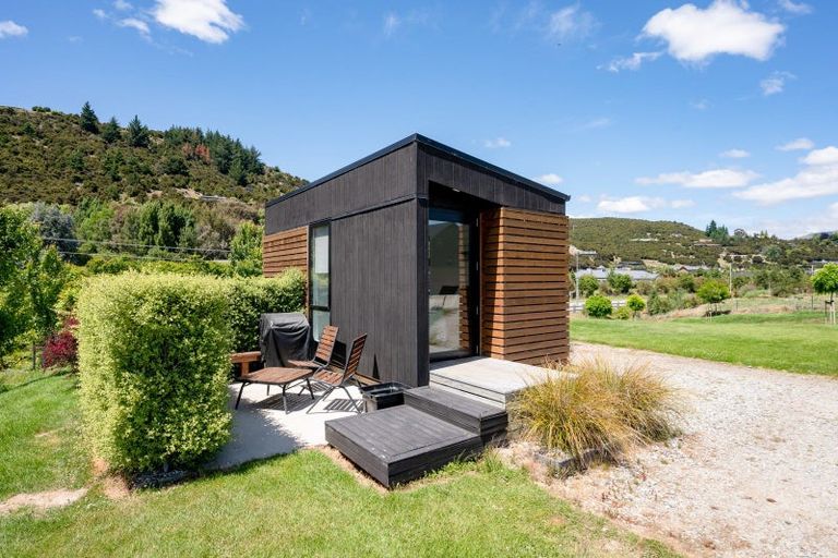 Photo of property in 672 Aubrey Road, Wanaka, 9305