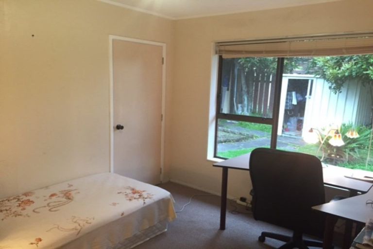 Photo of property in 13 Ciprian Place, Henderson, Auckland, 0612