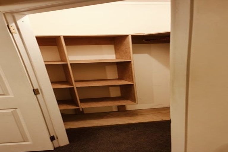 Photo of property in 40 Ruskin Road, Newlands, Wellington, 6037