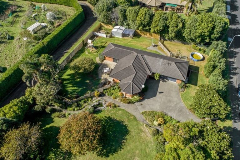 Photo of property in 2 Awaroa Stream Drive, Waiuku, 2123