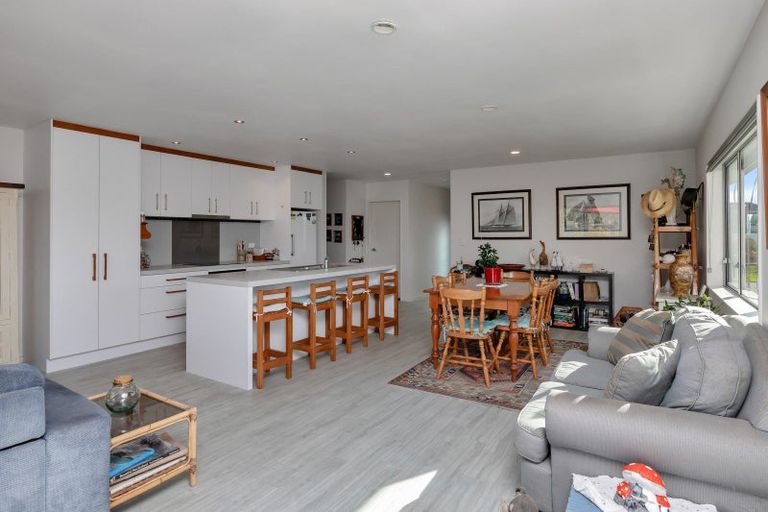 Photo of property in 8 Sando Way, One Tree Point, 0118