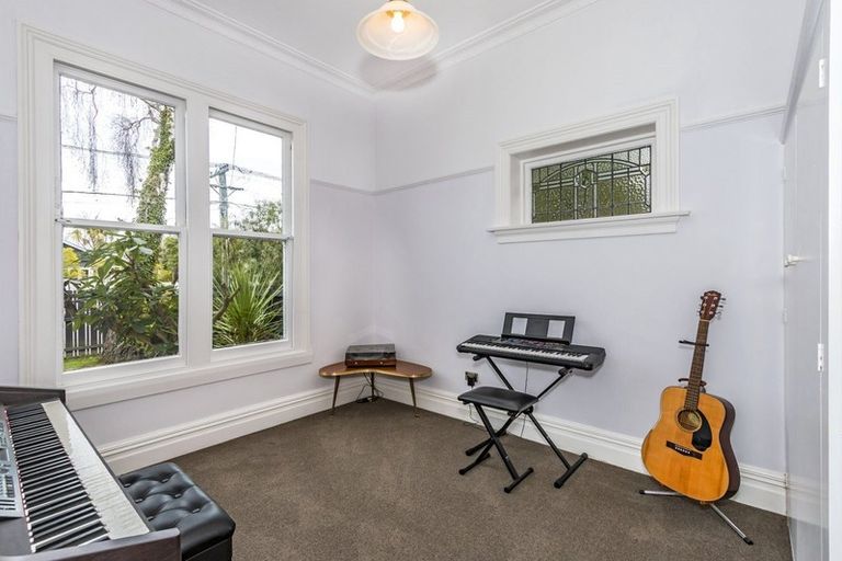 Photo of property in 1/221 Edgeware Road, Edgeware, Christchurch, 8013