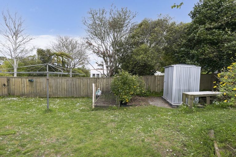 Photo of property in 179 Newlands Road, Newlands, Wellington, 6037
