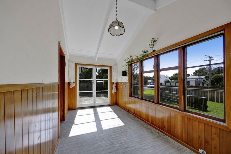 Photo of property in 52 Kawei Road, Ohawe, Hawera, 4671