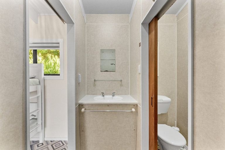 Photo of property in 51 Wairau Road, Oakura, 4314