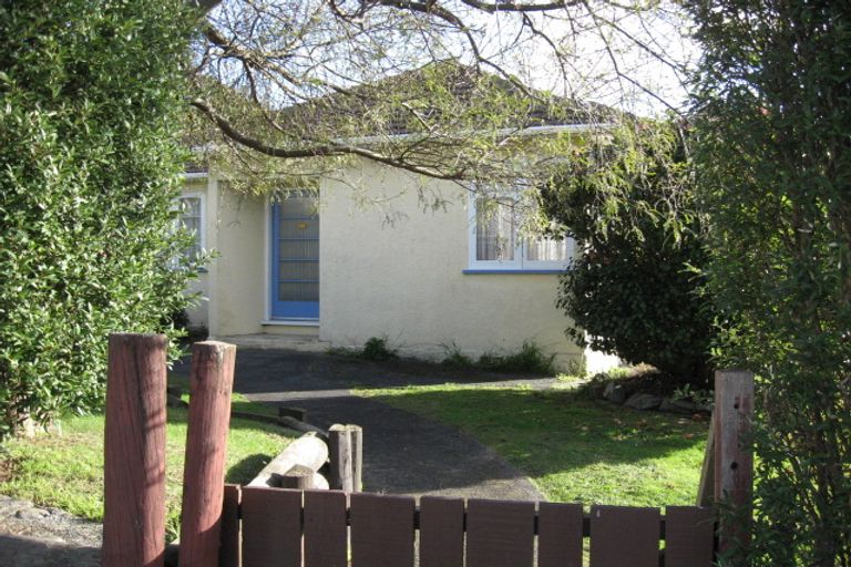 Photo of property in 114-116 Main Road, Wainuiomata, Lower Hutt, 5014