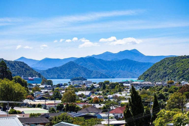 Photo of property in 67a York Street, Picton, 7220