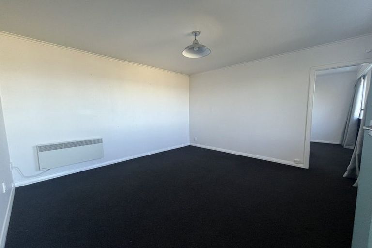 Photo of property in 38 Sugarloaf Road, Brooklyn, Wellington, 6021
