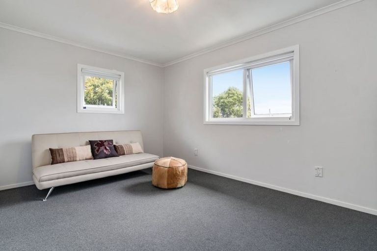 Photo of property in 17 Gala Place, Henderson, Auckland, 0612