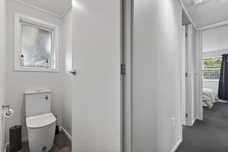 Photo of property in 5 Tainui Terrace, Inglewood, 4330