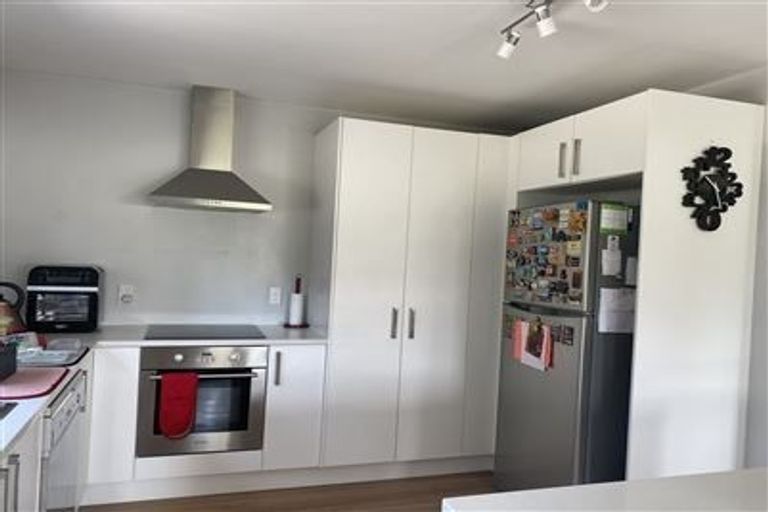 Photo of property in 87b Kaurilands Road, Titirangi, Auckland, 0604