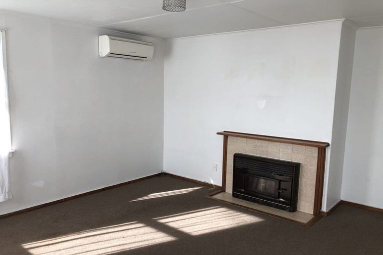 Photo of property in 23 Hill Crescent, New Lynn, Auckland, 0600