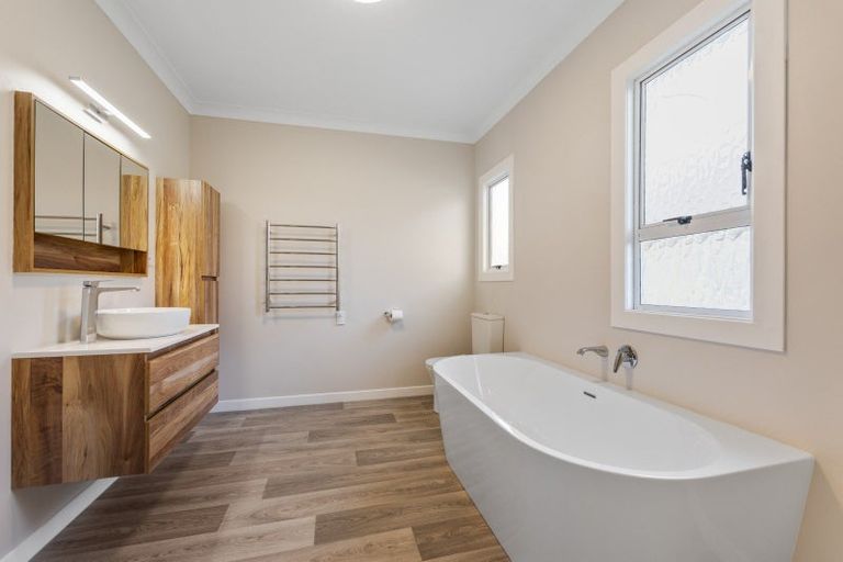 Photo of property in 187 Coronation Avenue, Welbourn, New Plymouth, 4310