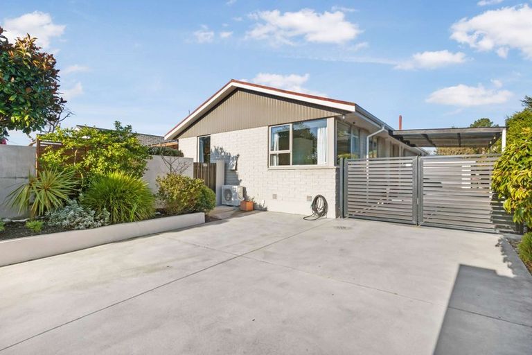 Photo of property in 8 Glen Place, Parklands, Christchurch, 8083