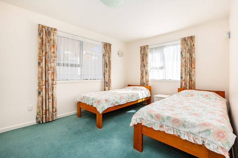 Photo of property in 6 Tamahine Street, Maupuia, Wellington, 6022