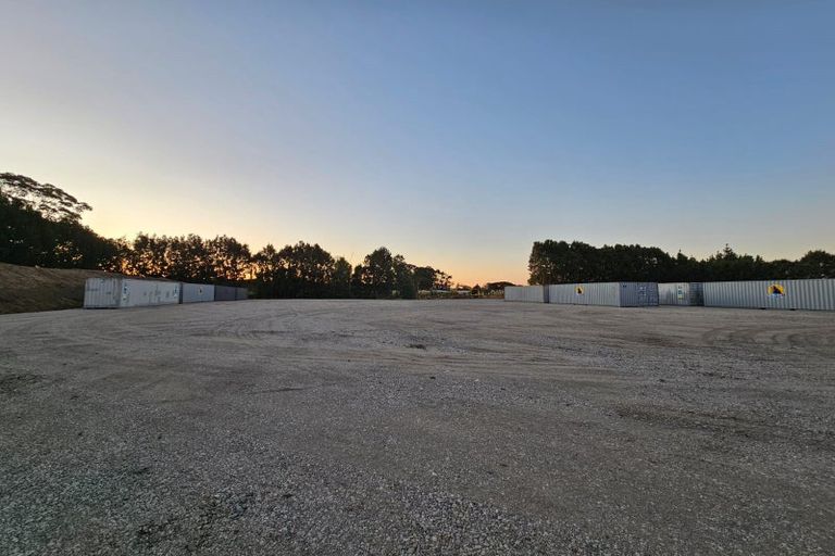 Photo of property in 68 Pitt Road, Runciman, Drury, 2578