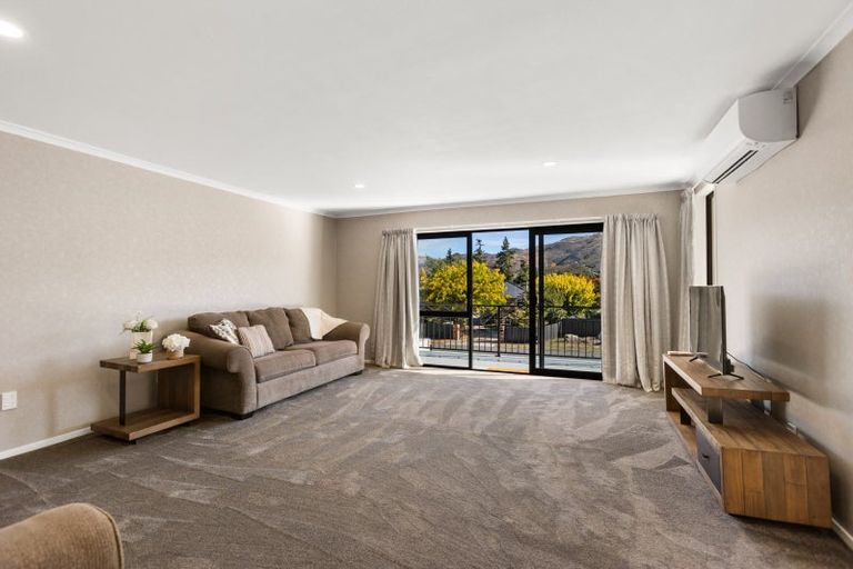 Photo of property in 70 Newcastle Street, Clyde, 9330