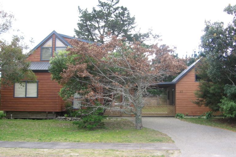 Photo of property in 37 Pauanui Beach Road, Pauanui, Hikuai, 3579