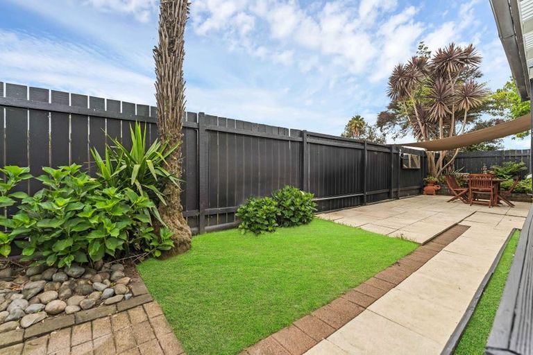 Photo of property in 9 Le Havre Place, Takanini, 2112