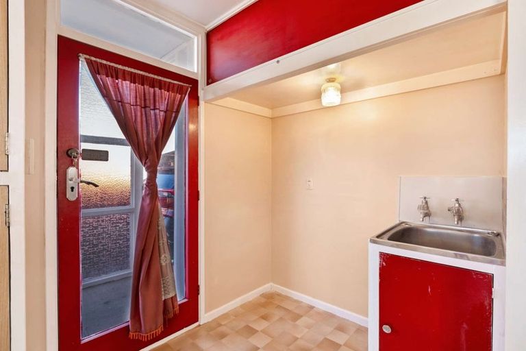 Photo of property in 21 Raupo Street, Castlecliff, Whanganui, 4501