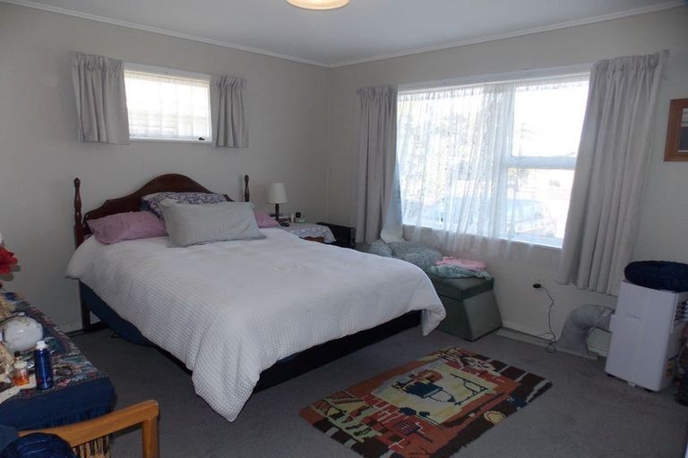 Photo of property in 45 Sutherland Crescent, Westbrook, Palmerston North, 4412