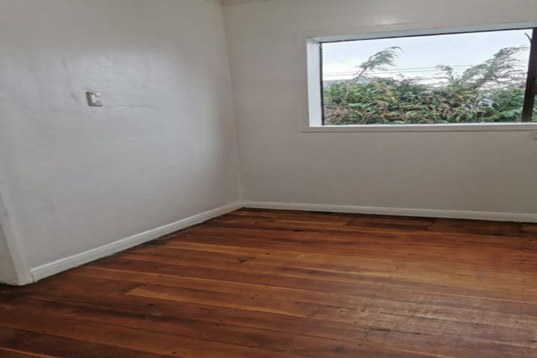 Photo of property in 42 Kamahi Street, Stokes Valley, Lower Hutt, 5019