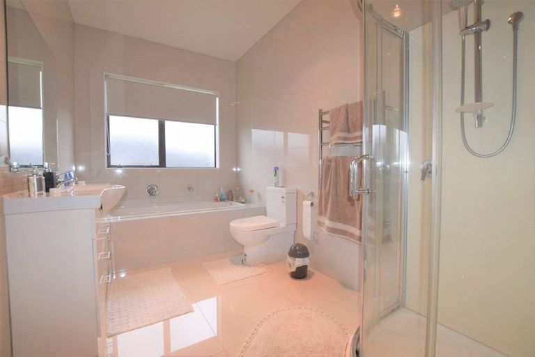 Photo of property in 6 Karika Place, Massey, Auckland, 0614